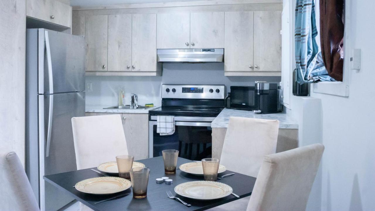 Lovely 1-Br W Sofa Bed In The Heart Of Ndg Apartamento Montréal Exterior foto